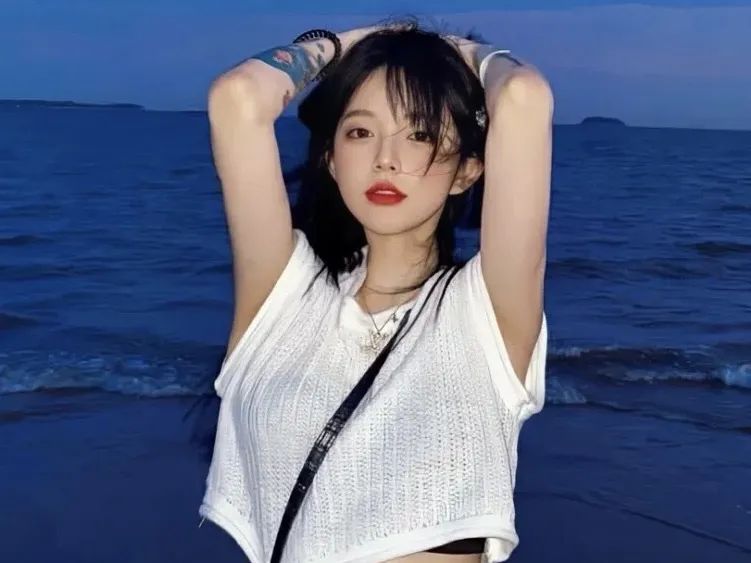 那些没能说出口的再见，最后都变成了晚风